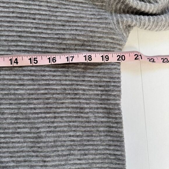 Karen Kane Ribbed Mockneck Grey Size Petite Small NWOT - Picture 4 of 6